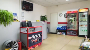 Автомойка и шиномонтаж Пиранья на улице Потапова изображение 4